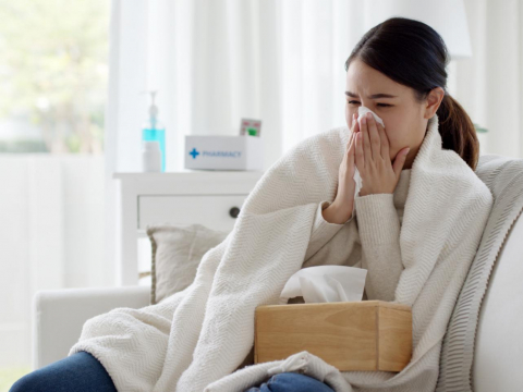 秋冬鼻塞、流鼻水、咳嗽暴增1.5倍！醫教6招緩解：出現4症狀別忍、快就醫